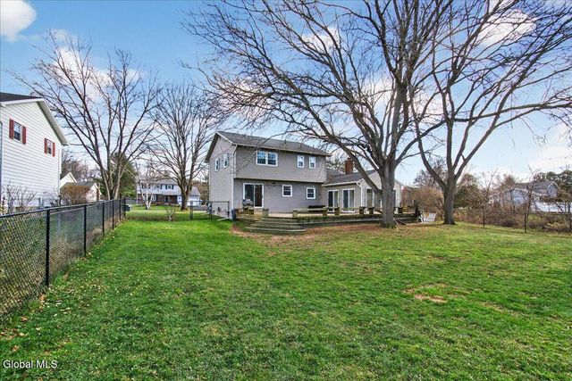 39 University Street, Bethlehem, NY 12158