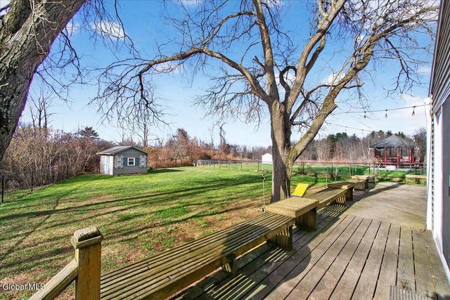 39 University Street, Bethlehem, NY 12158