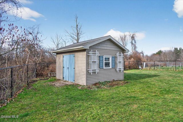 39 University Street, Bethlehem, NY 12158