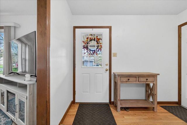 39 University Street, Bethlehem, NY 12158