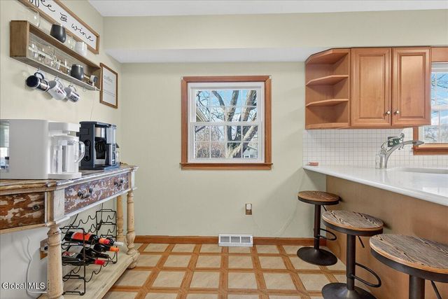 39 University Street, Bethlehem, NY 12158