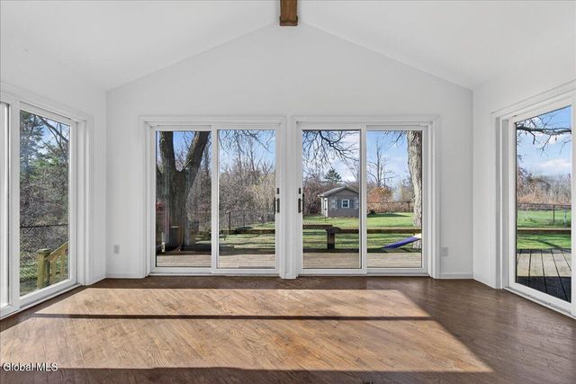 39 University Street, Bethlehem, NY 12158