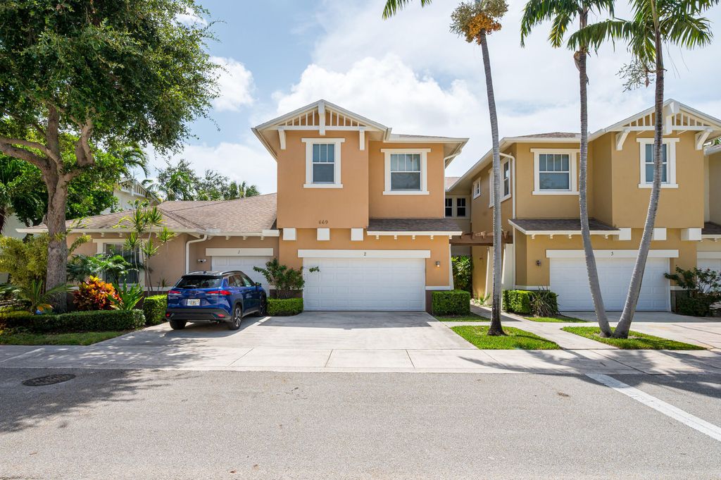 669 Pacific Grove Drive 2, West Palm Beach, FL 33401