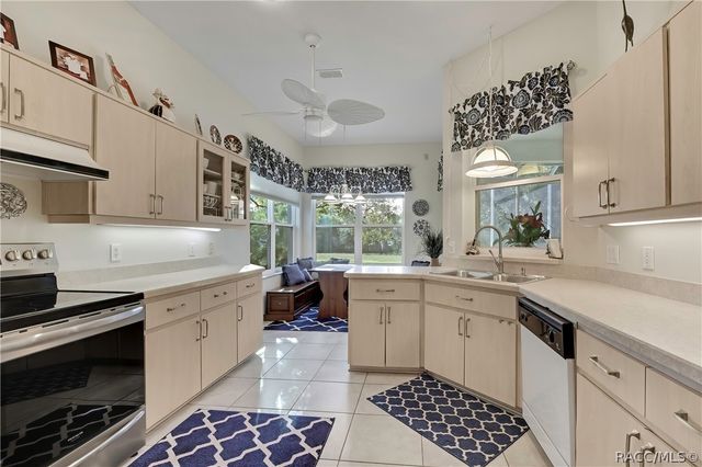 80 W Byrsonima Loop, Homosassa, FL 34446