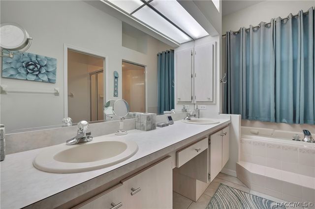 80 W Byrsonima Loop, Homosassa, FL 34446