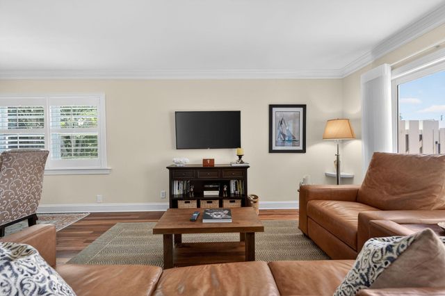 290 Seabreeze Circle, Jupiter, FL 33477