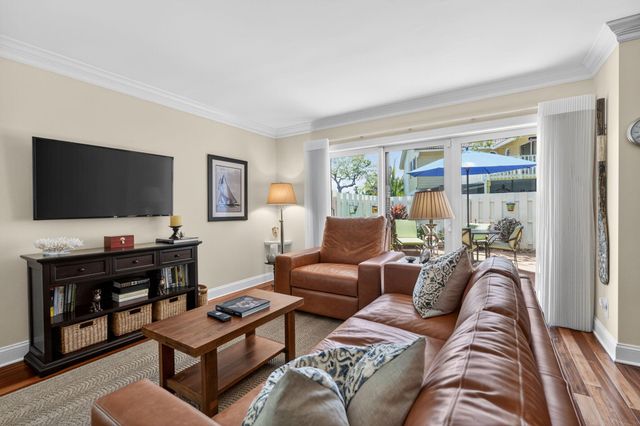 290 Seabreeze Circle, Jupiter, FL 33477