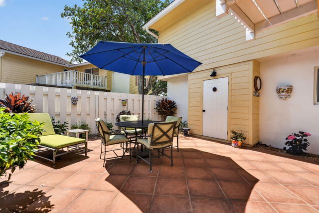 290 Seabreeze Circle, Jupiter, FL 33477
