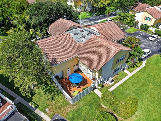 290 Seabreeze Circle, Jupiter, FL 33477