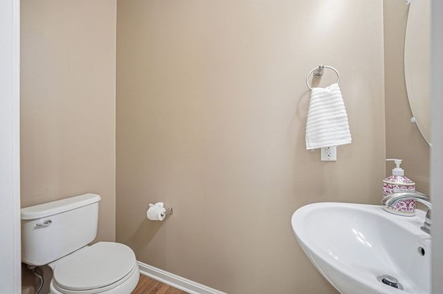 2 Grandview Dr, Hopkinton, MA 01748