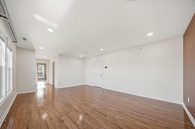 2 Grandview Dr, Hopkinton, MA 01748