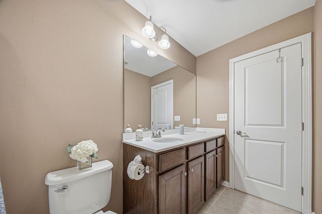 2 Grandview Dr, Hopkinton, MA 01748