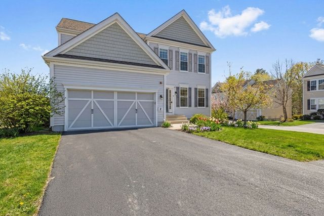2 Grandview Dr, Hopkinton, MA 01748