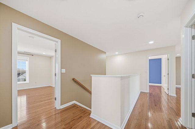 2 Grandview Dr, Hopkinton, MA 01748