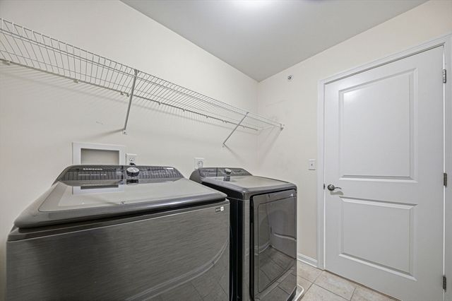 2 Grandview Dr, Hopkinton, MA 01748