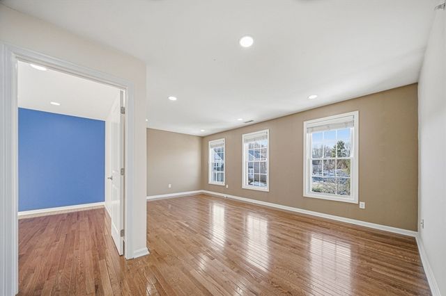 2 Grandview Dr, Hopkinton, MA 01748