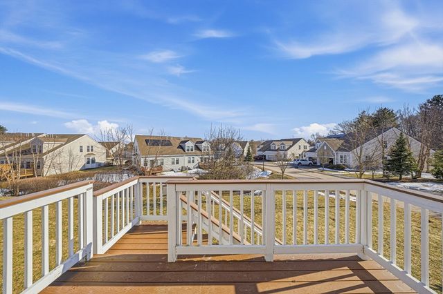 2 Grandview Dr, Hopkinton, MA 01748