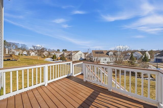 2 Grandview Dr, Hopkinton, MA 01748