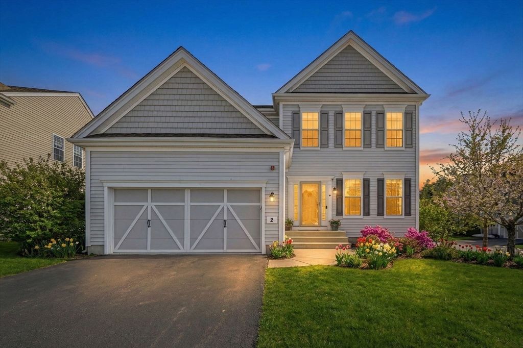 2 Grandview Dr, Hopkinton, MA 01748