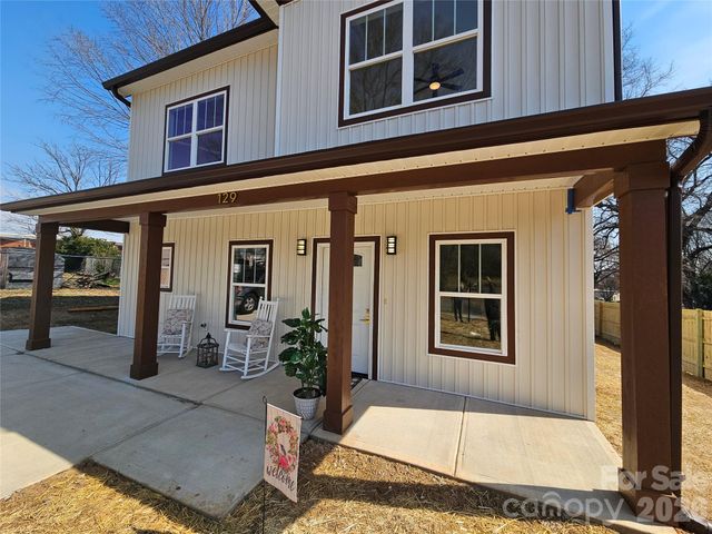 129 WOODLAWN Drive, Statesville, NC 28677