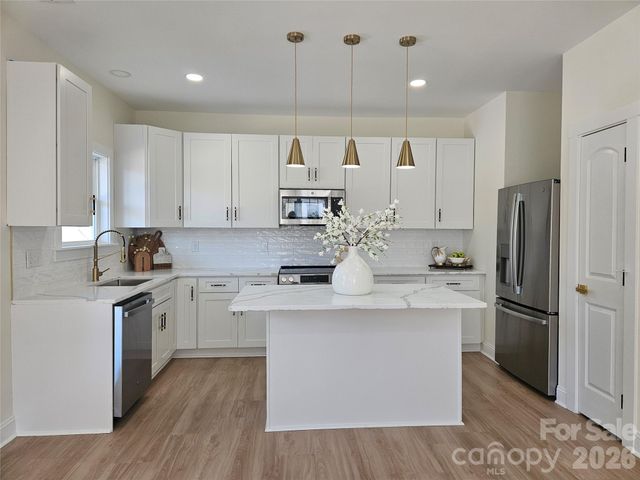 129 WOODLAWN Drive, Statesville, NC 28677