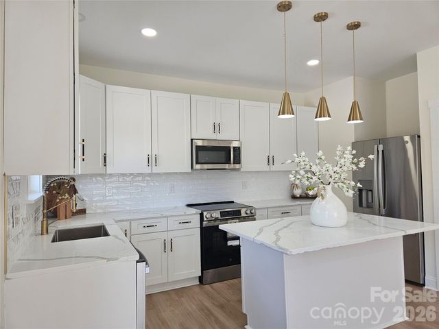 129 WOODLAWN Drive, Statesville, NC 28677