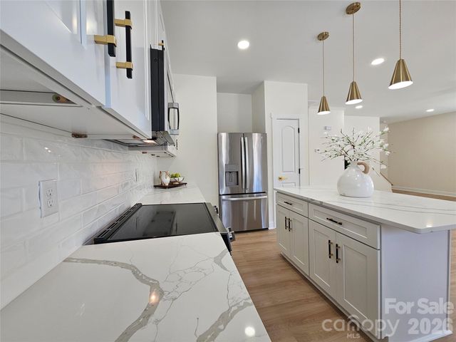 129 WOODLAWN Drive, Statesville, NC 28677