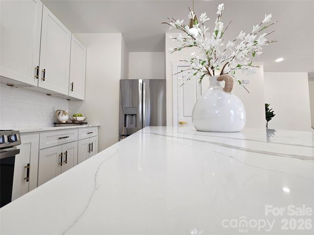 129 WOODLAWN Drive, Statesville, NC 28677