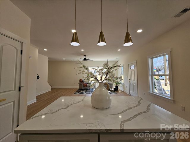 129 WOODLAWN Drive, Statesville, NC 28677