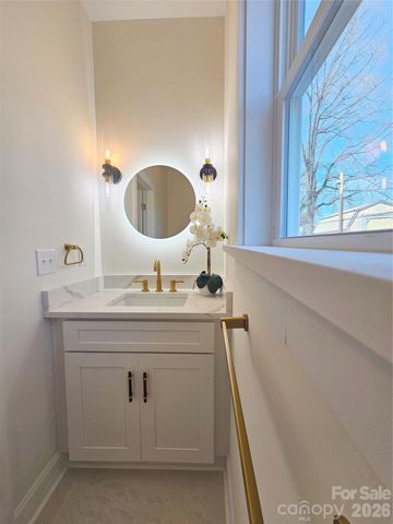 129 WOODLAWN Drive, Statesville, NC 28677