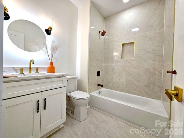 129 WOODLAWN Drive, Statesville, NC 28677