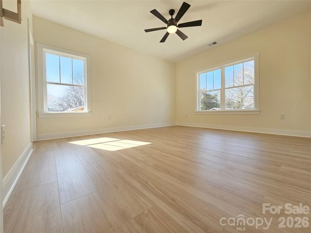 129 WOODLAWN Drive, Statesville, NC 28677