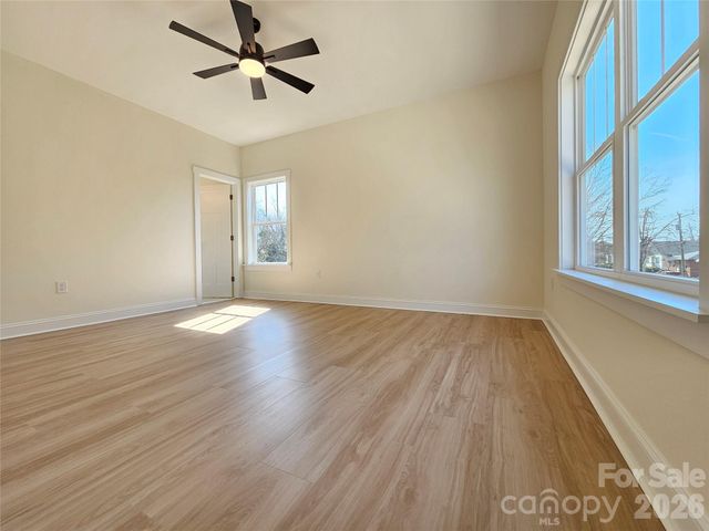 129 WOODLAWN Drive, Statesville, NC 28677