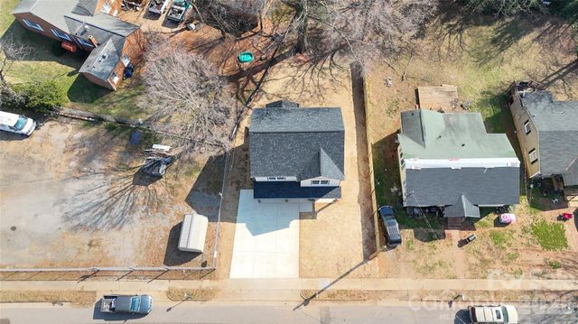 129 WOODLAWN Drive, Statesville, NC 28677