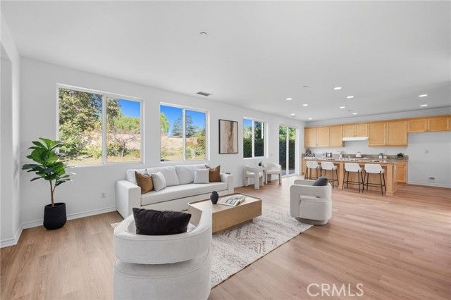 13346 Los Olivos Road, Sylmar (los Angeles), CA 91342