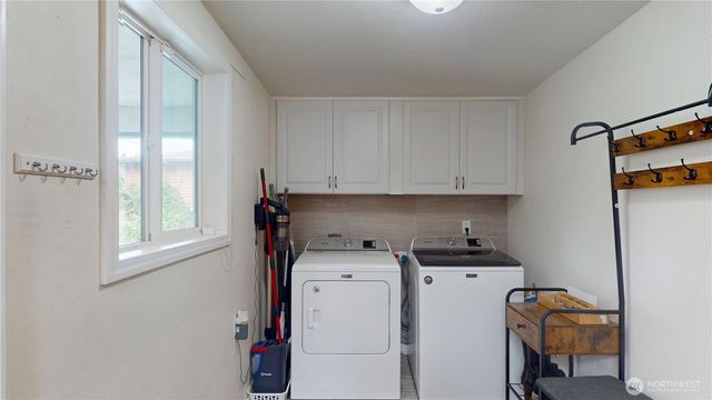 1461 Bill Avenue, Port Orchard, WA 98366