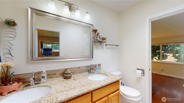 1461 Bill Avenue, Port Orchard, WA 98366