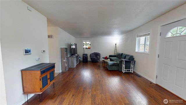 1461 Bill Avenue, Port Orchard, WA 98366