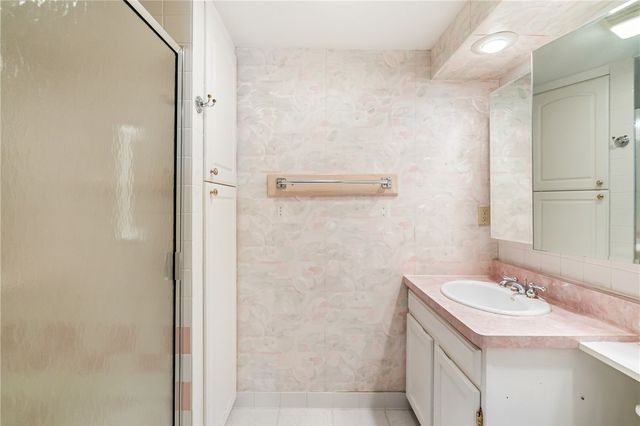 5600 Munhall Rd 606, Squirrel Hill, PA 15217