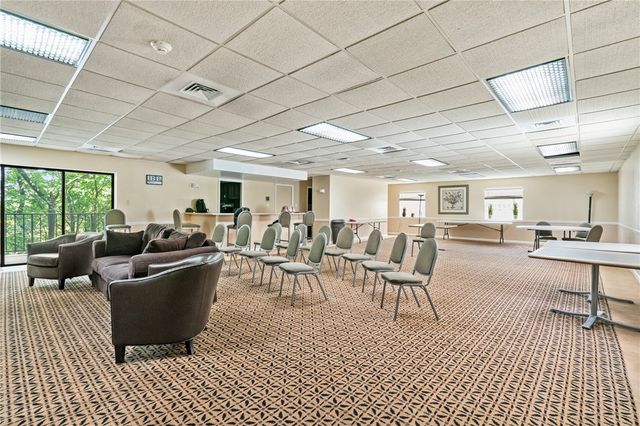 5600 Munhall Rd 606, Squirrel Hill, PA 15217