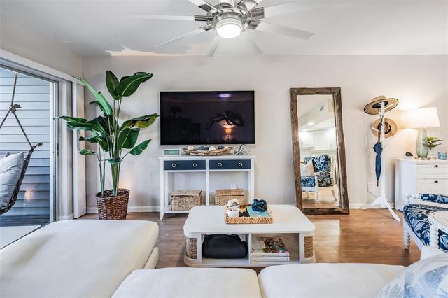 200 MERES BOULEVARD 16, Tarpon Springs, FL 34689