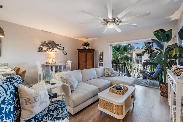 200 MERES BOULEVARD 16, Tarpon Springs, FL 34689