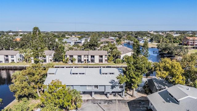 200 MERES BOULEVARD 16, Tarpon Springs, FL 34689