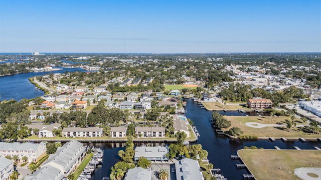 200 MERES BOULEVARD 16, Tarpon Springs, FL 34689