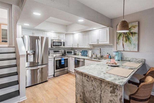 200 MERES BOULEVARD 16, Tarpon Springs, FL 34689