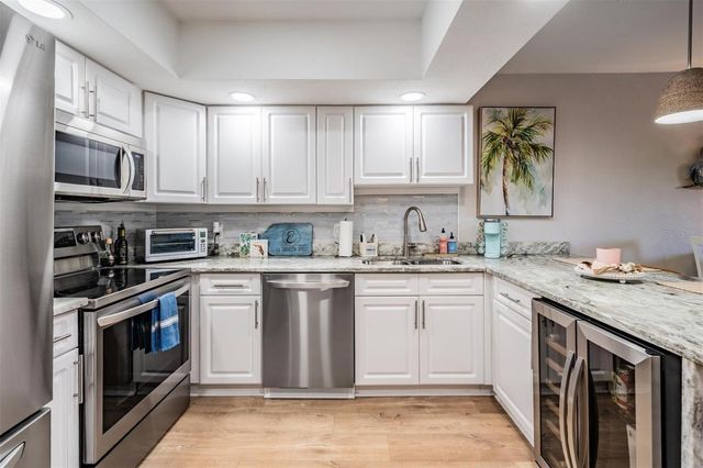 200 MERES BOULEVARD 16, Tarpon Springs, FL 34689