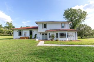557 Peach Valley Rd, Gallatin, TN 37066