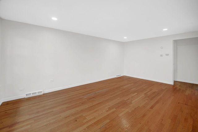 6323 S Lamon Avenue, Chicago, IL 60638