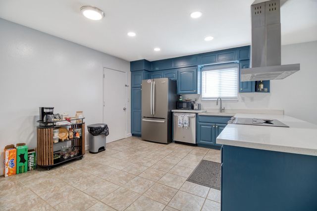 3809 Longbridge Dr, Modesto, CA 95356