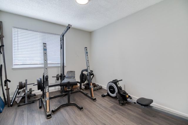 3809 Longbridge Dr, Modesto, CA 95356